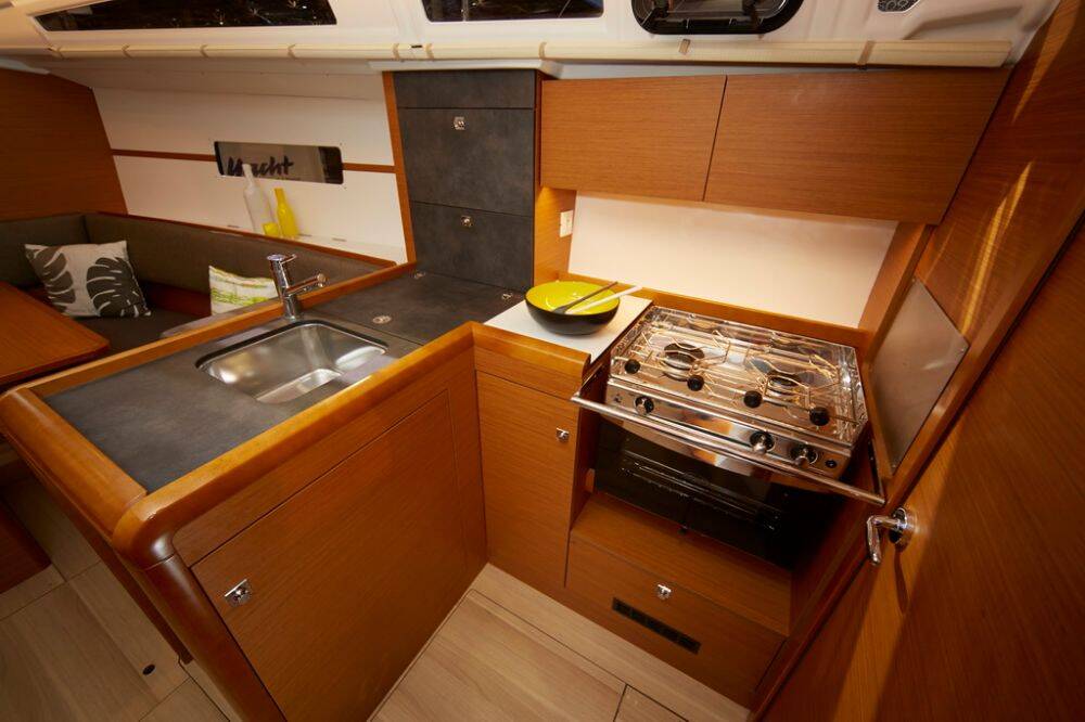 Sailing yacht Sun Odyssey 349 Papatheo