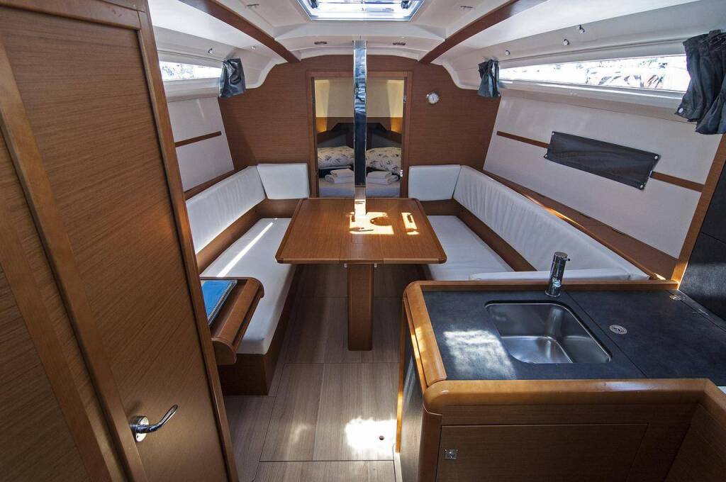 Sailing yacht Sun Odyssey 349 Adria Moon