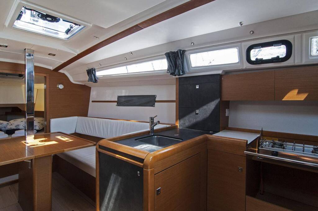 Sailing yacht Sun Odyssey 349 Adria Moon