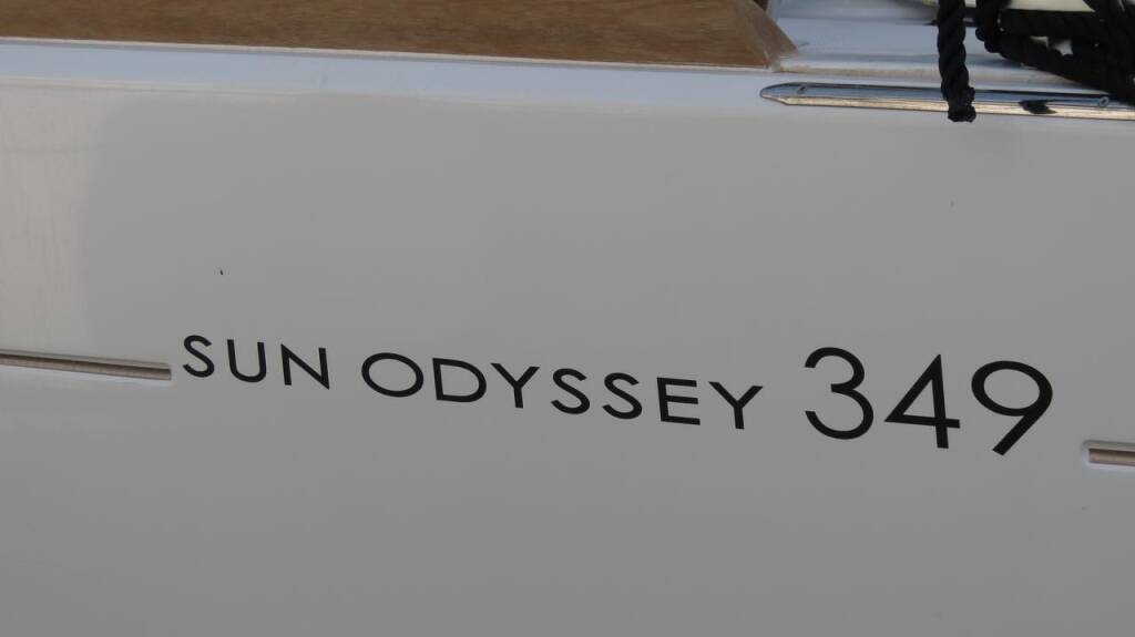 Sailing yacht Sun Odyssey 349 Sarita