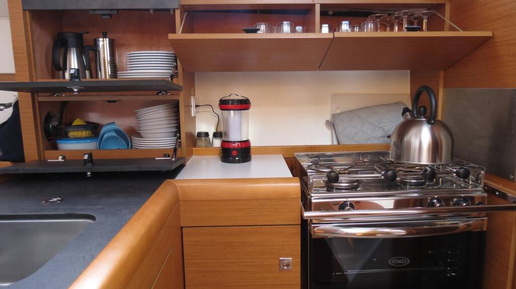 Sailing yacht Sun Odyssey 349 Sarita