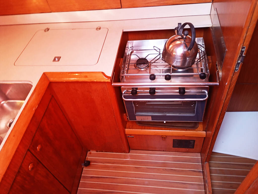 Sailing yacht Sun Odyssey 37 Alki