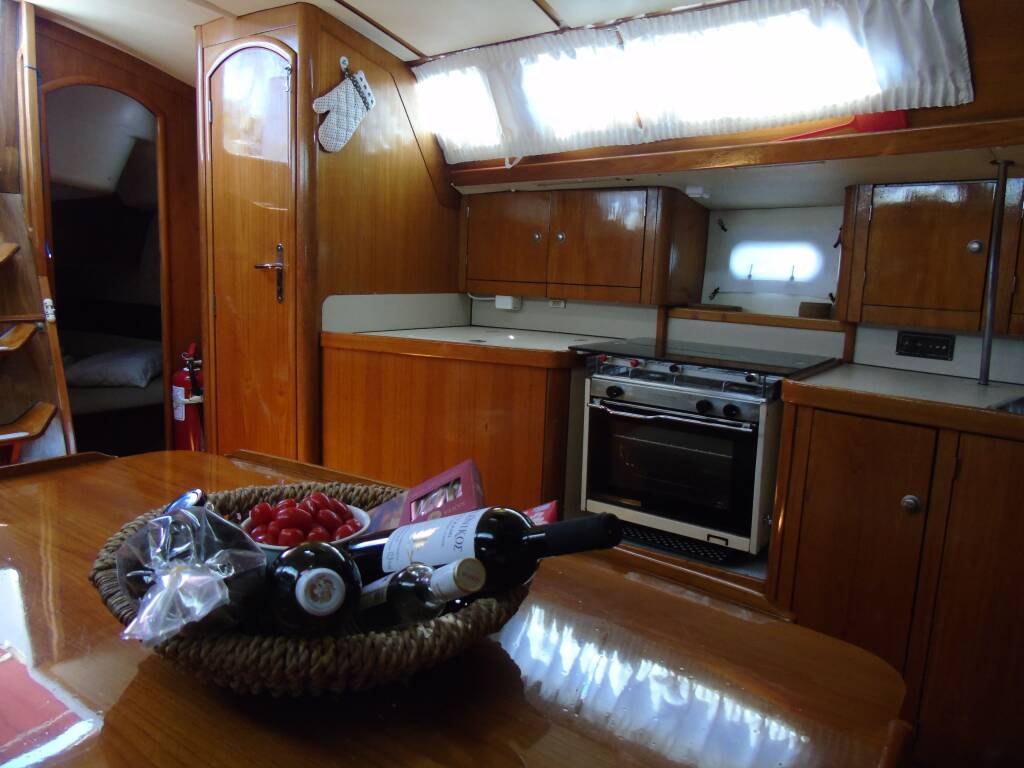 Sailing yacht Sun Odyssey 37.1 Calma
