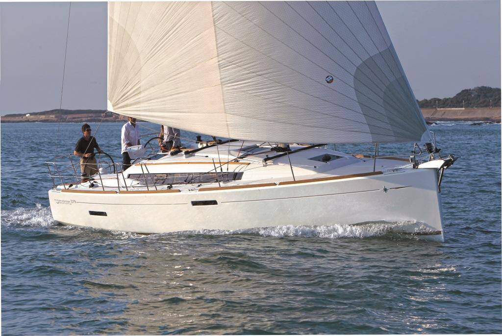 Sailing yacht Sun Odyssey 379 Argo