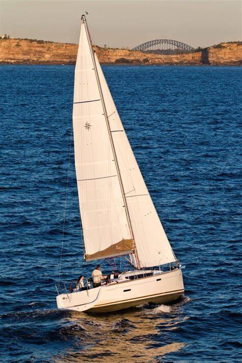 Sailing yacht Sun Odyssey 379 Argo
