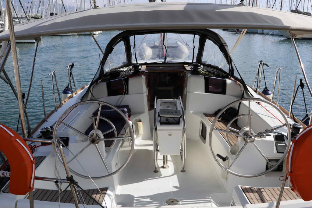 Sailing yacht Sun Odyssey 379 ECONOMY