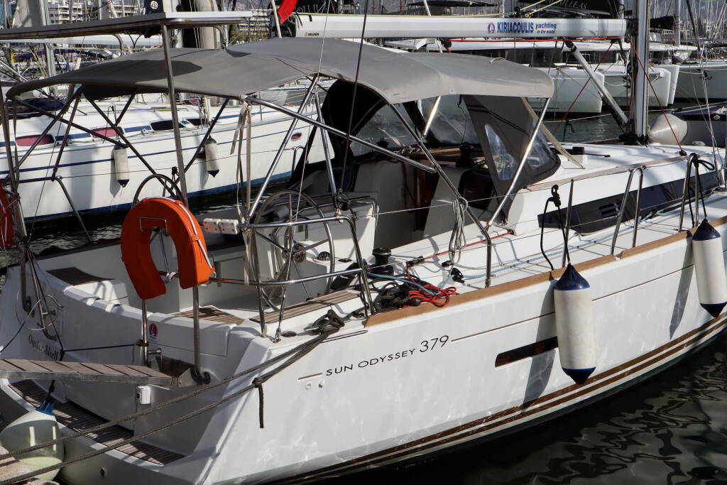 Sailing yacht Sun Odyssey 379 ECONOMY