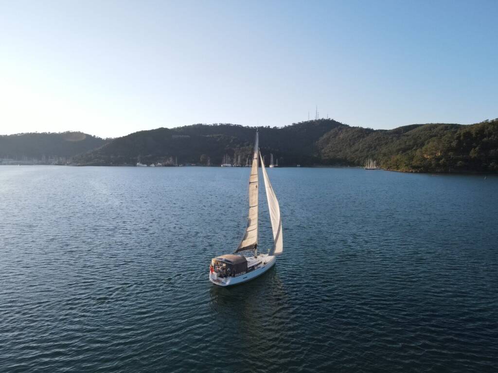 Sailing yacht Sun Odyssey 379 Mitis