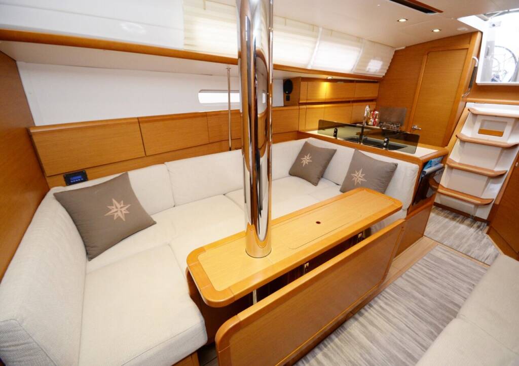 Sailing yacht Sun Odyssey 379 Mitis