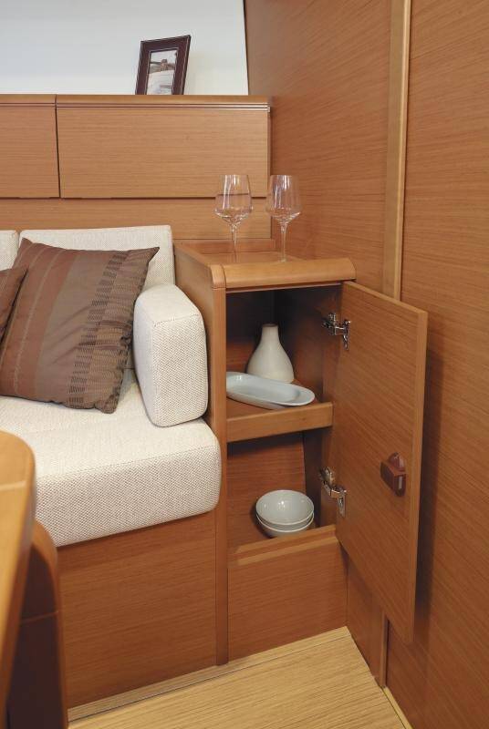 Sailing yacht Sun Odyssey 379 Minerva