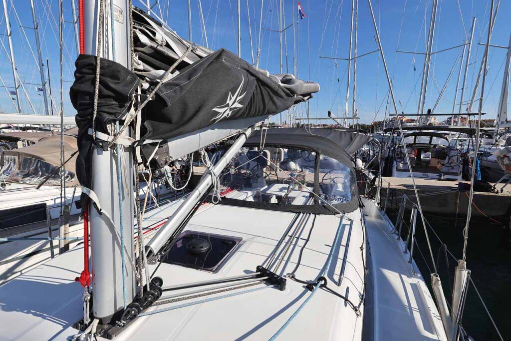 Sailing yacht Sun Odyssey 380 Performance Mymia