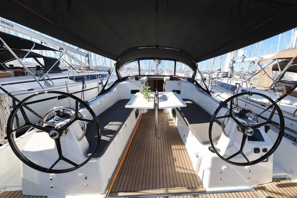 Sailing yacht Sun Odyssey 380 Performance Mymia