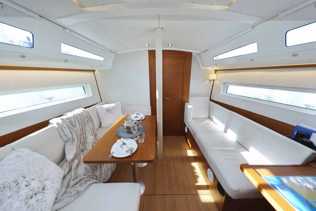 Sailing yacht Sun Odyssey 380 Performance Mymia