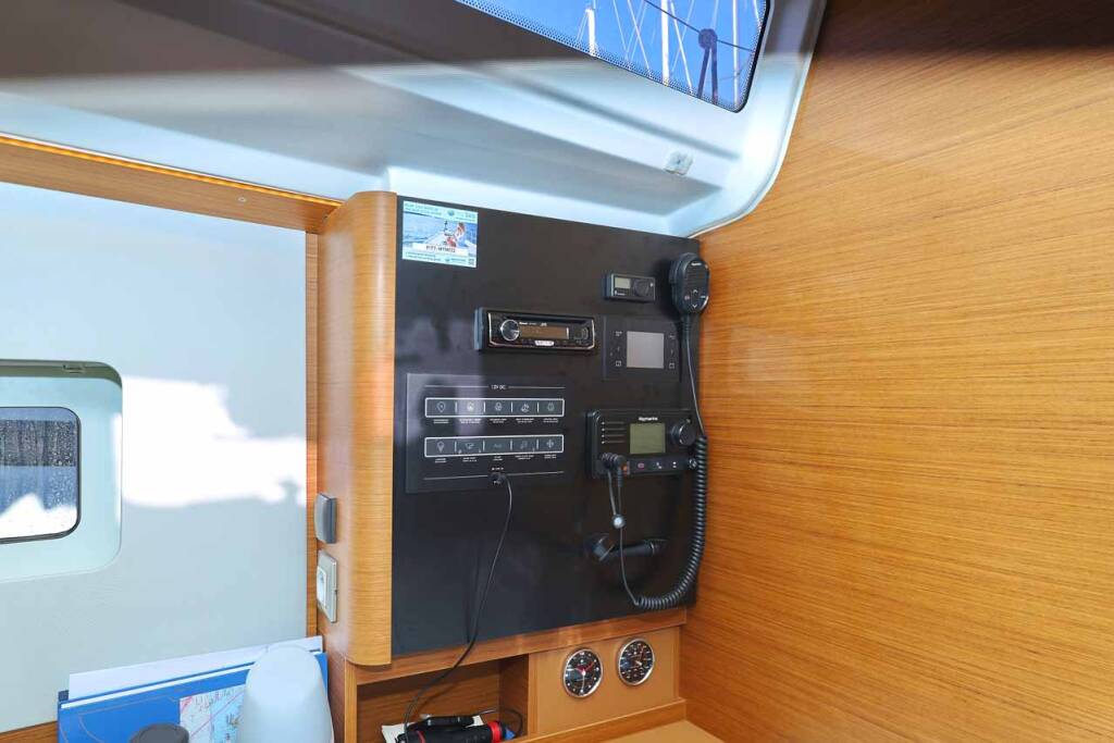 Sailing yacht Sun Odyssey 380 Performance Mymia