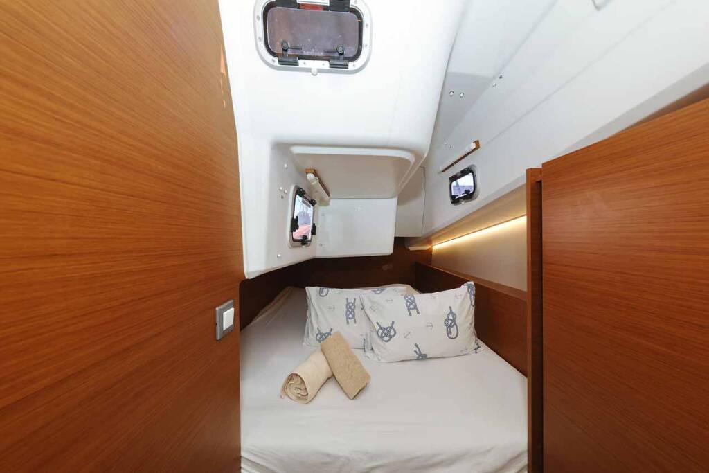 Sailing yacht Sun Odyssey 380 Performance Mymia