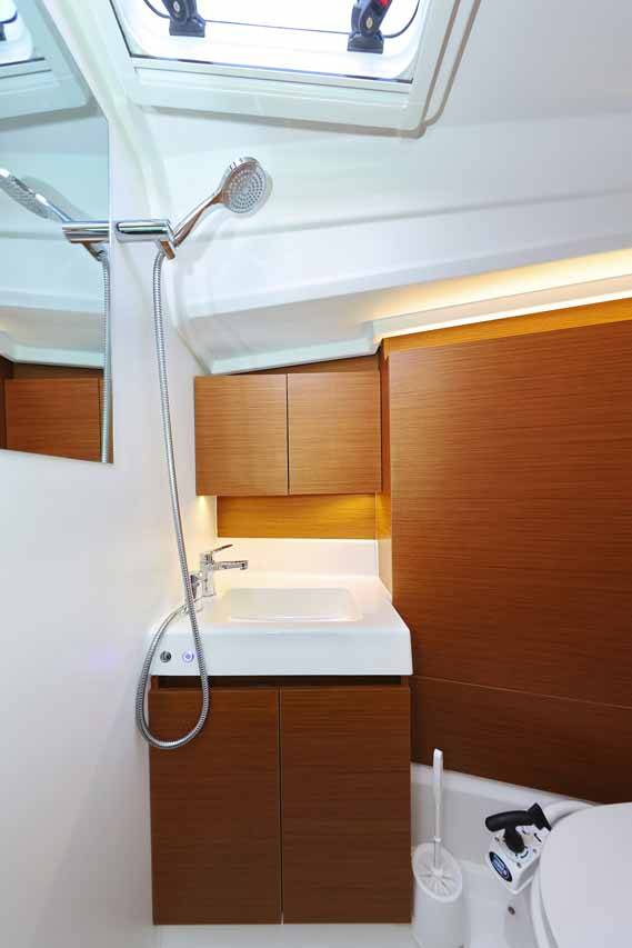 Sailing yacht Sun Odyssey 380 Performance Mymia