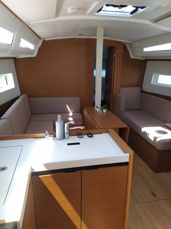 Sailing yacht Sun Odyssey 380 Bright Elli