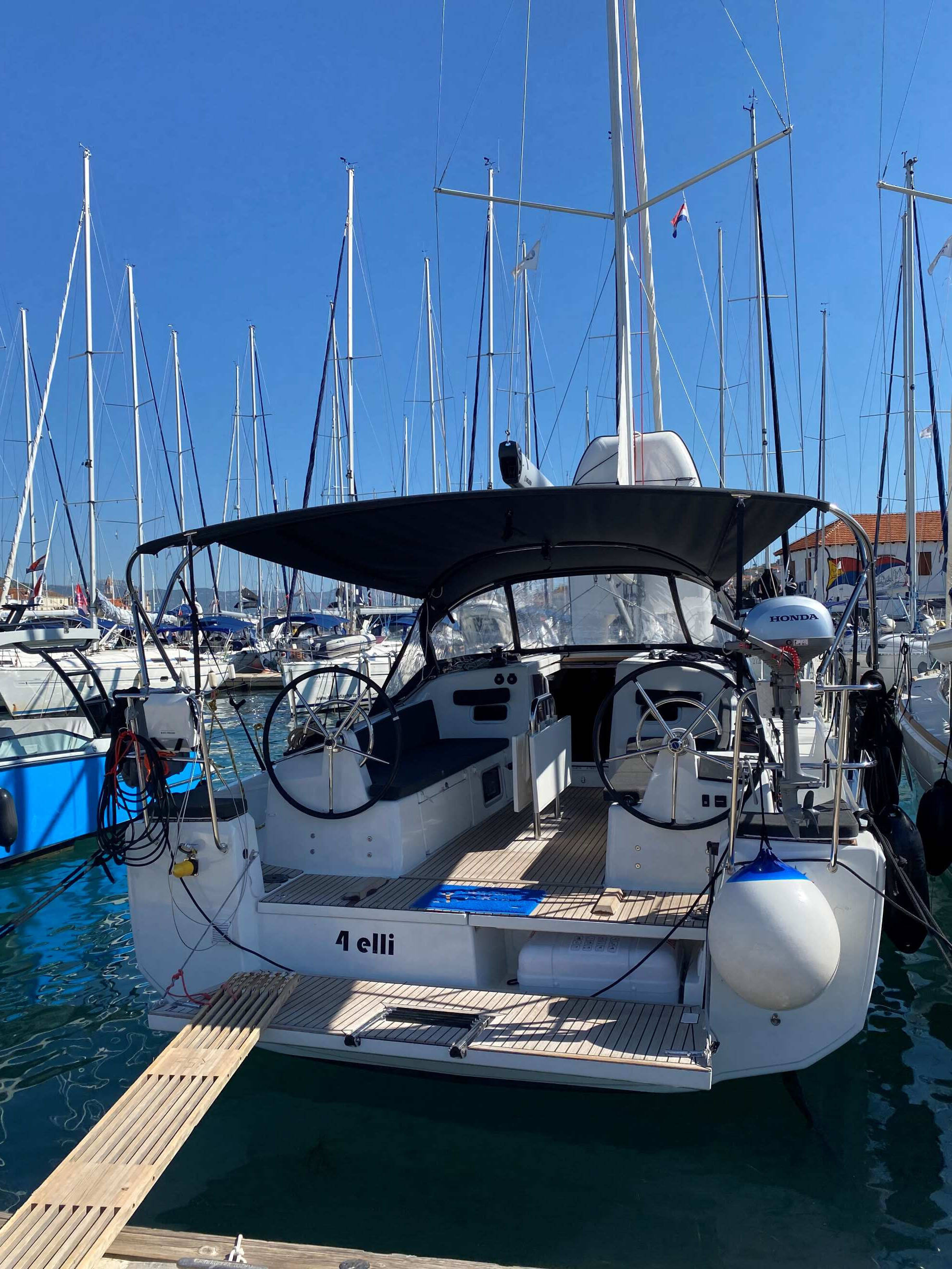 Sailing yacht Sun Odyssey 380 4 elli