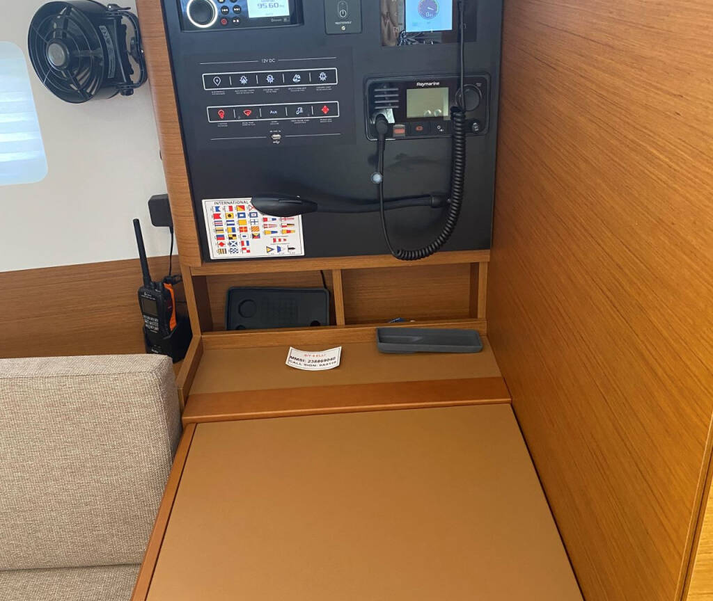 Sailing yacht Sun Odyssey 380 4 elli