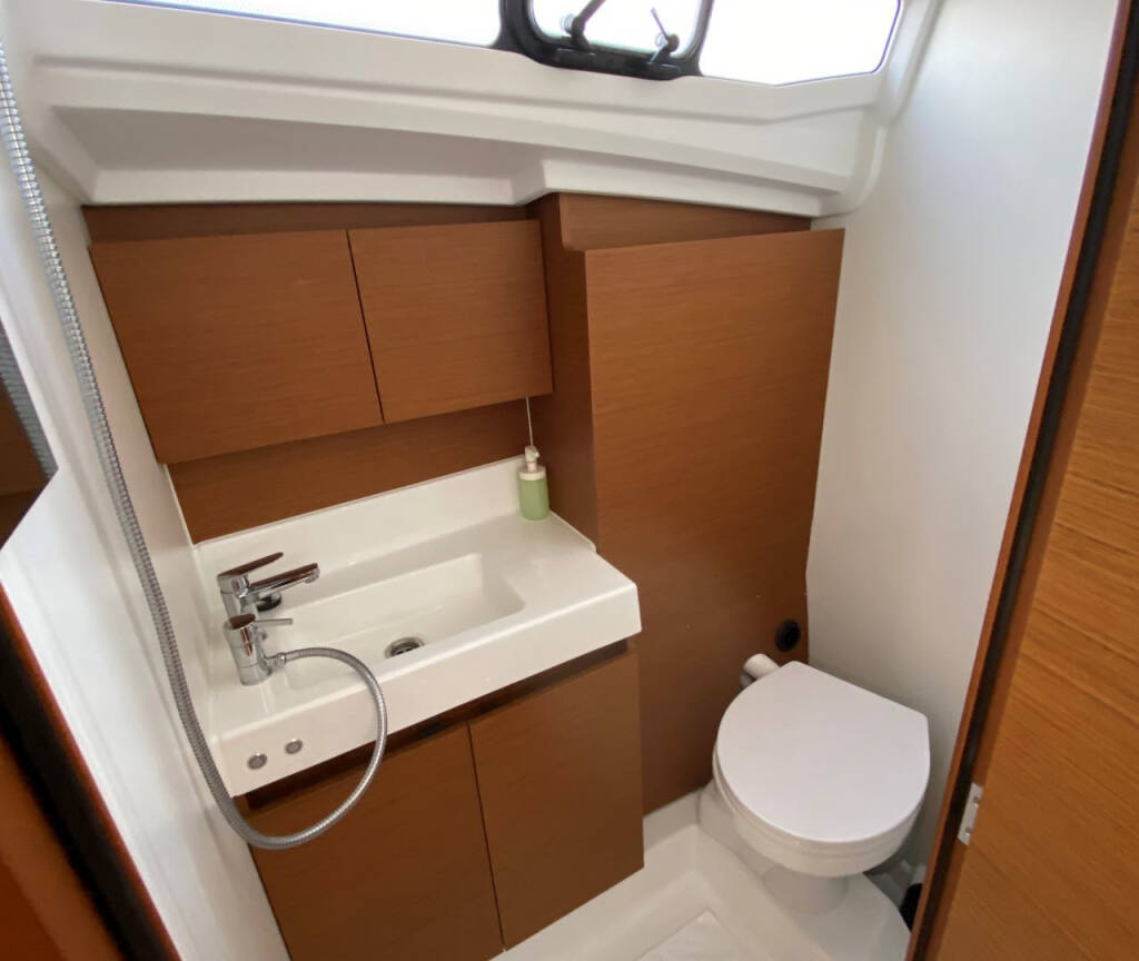 Sailing yacht Sun Odyssey 380 4 elli
