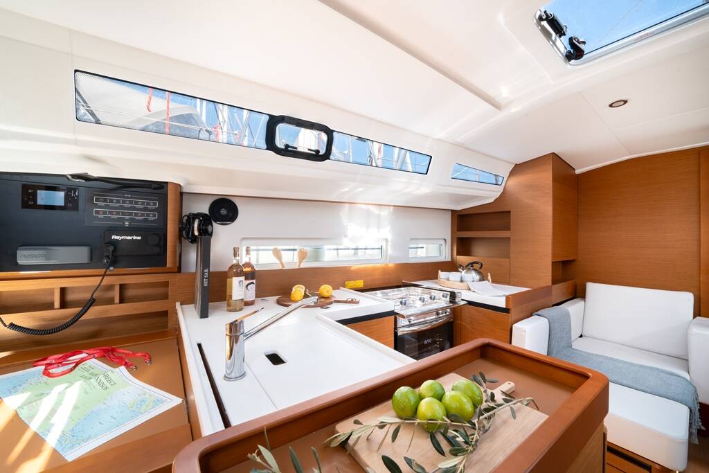 Sailing yacht Sun Odyssey 380 Filippos II
