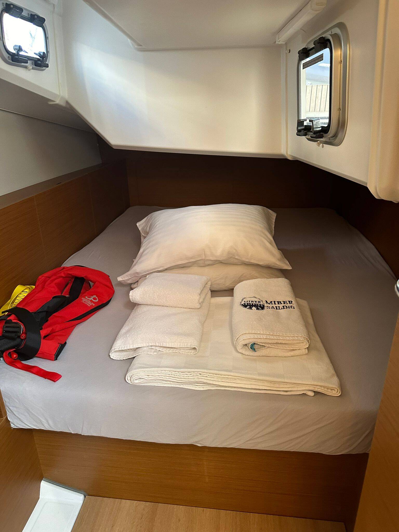 Sailing yacht Sun Odyssey 380 Ocean Breeze