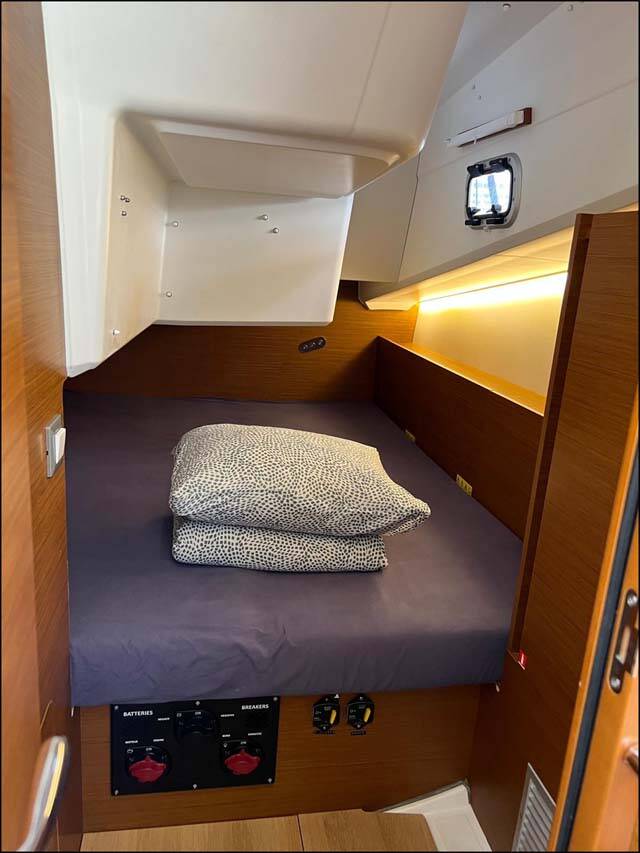 Sailing yacht Sun Odyssey 380 Golden eye