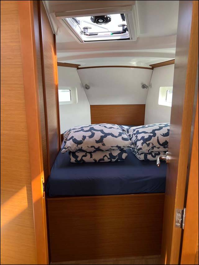 Sailing yacht Sun Odyssey 380 Golden eye