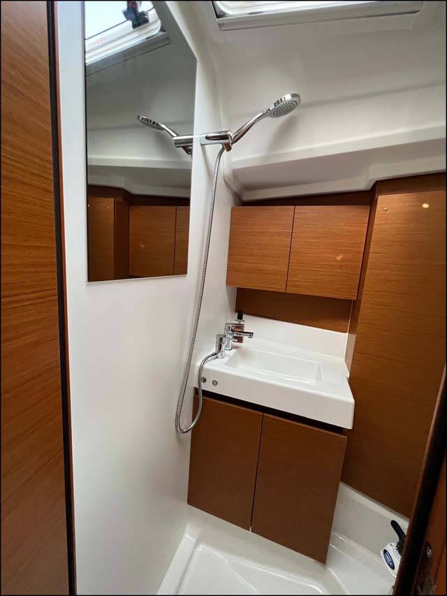 Sailing yacht Sun Odyssey 380 Golden eye