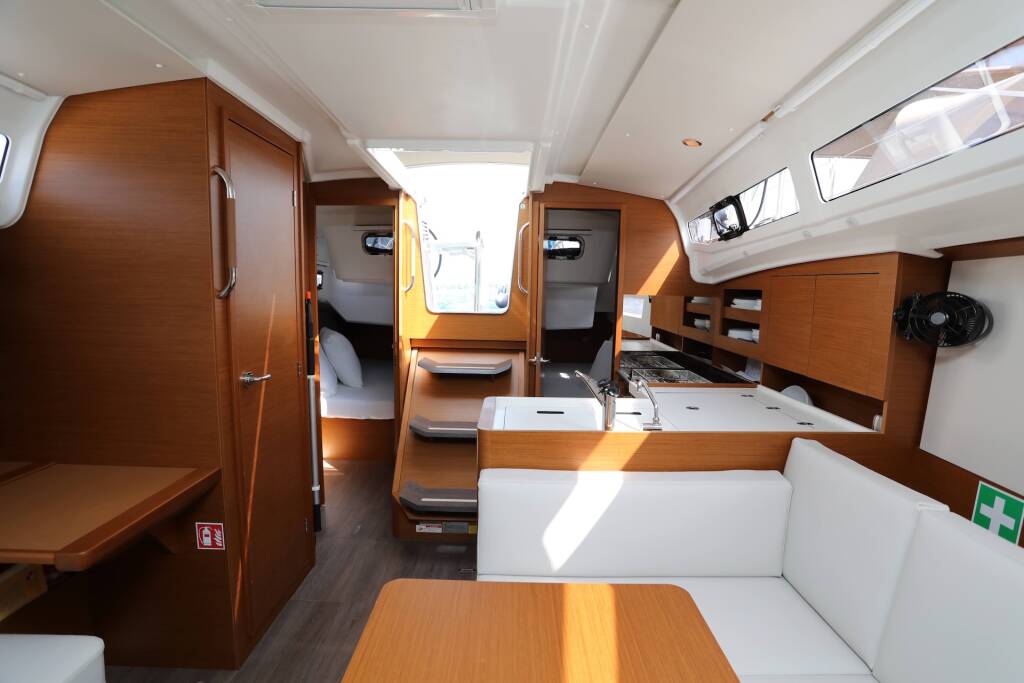 Sailing yacht Sun Odyssey 380 Red Kiss