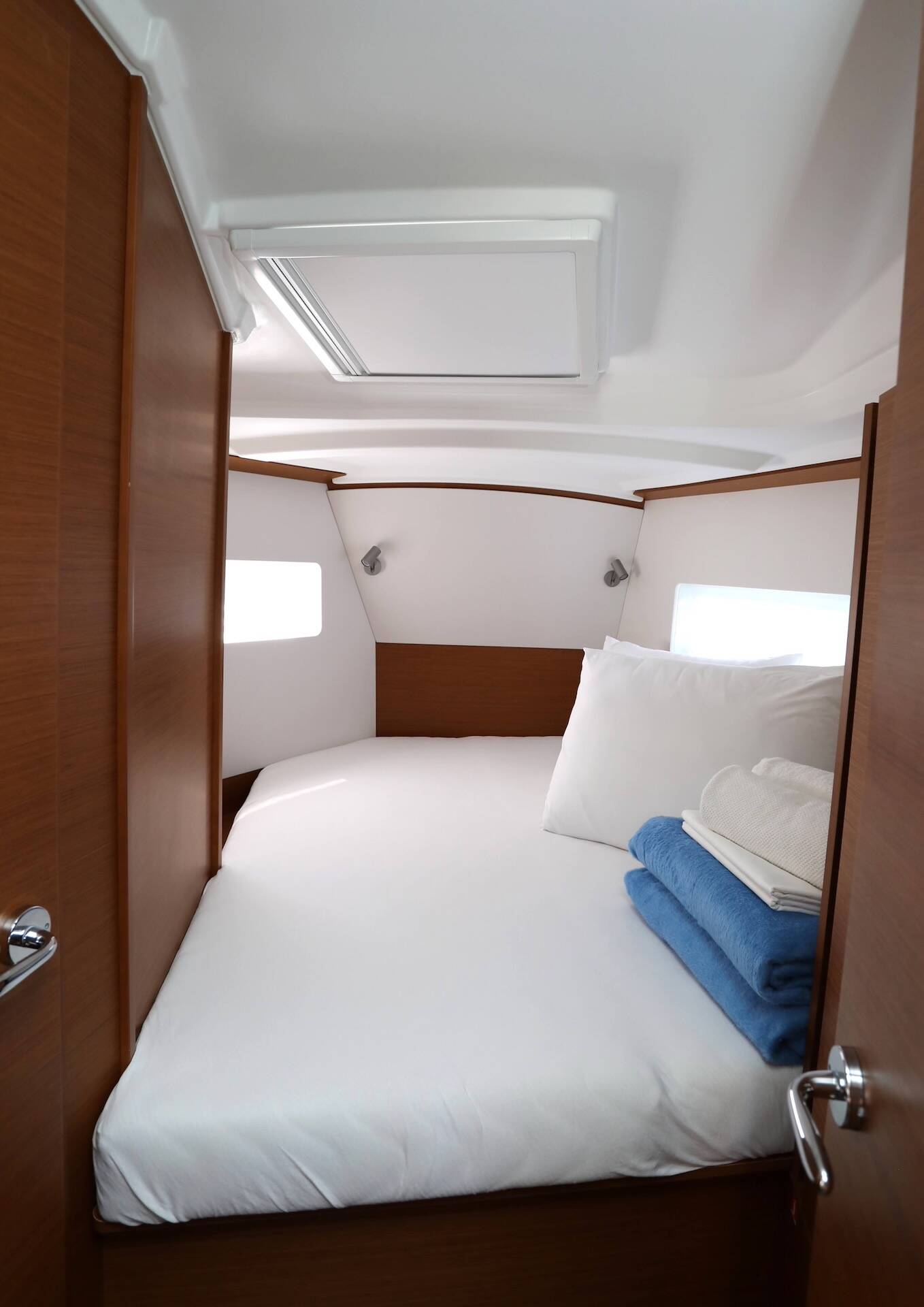 Sailing yacht Sun Odyssey 380 Red Kiss