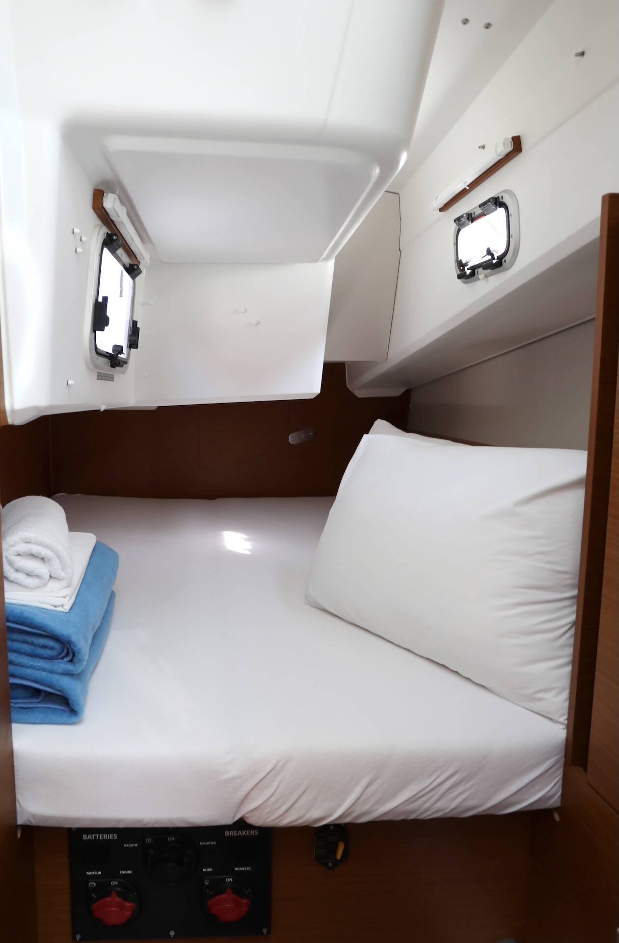 Sailing yacht Sun Odyssey 380 Red Kiss