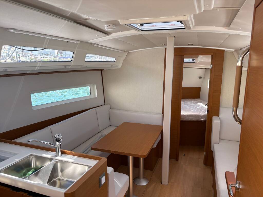 Sailing yacht Sun Odyssey 380 Giulietta & Romeo