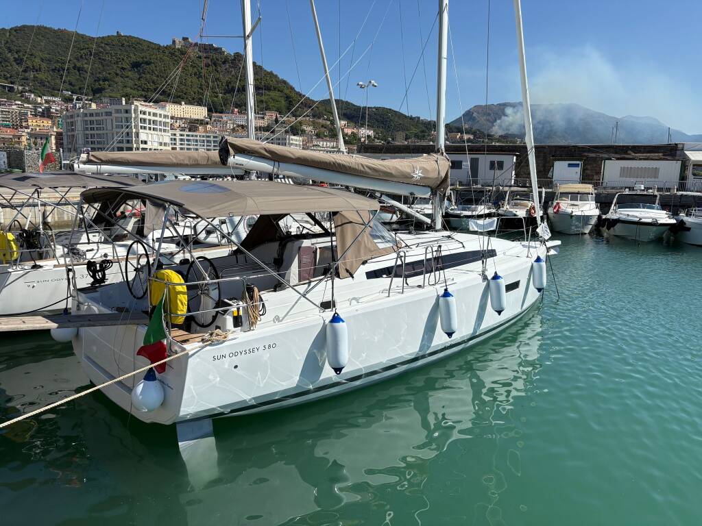 Sailing yacht Sun Odyssey 380 Giulietta & Romeo