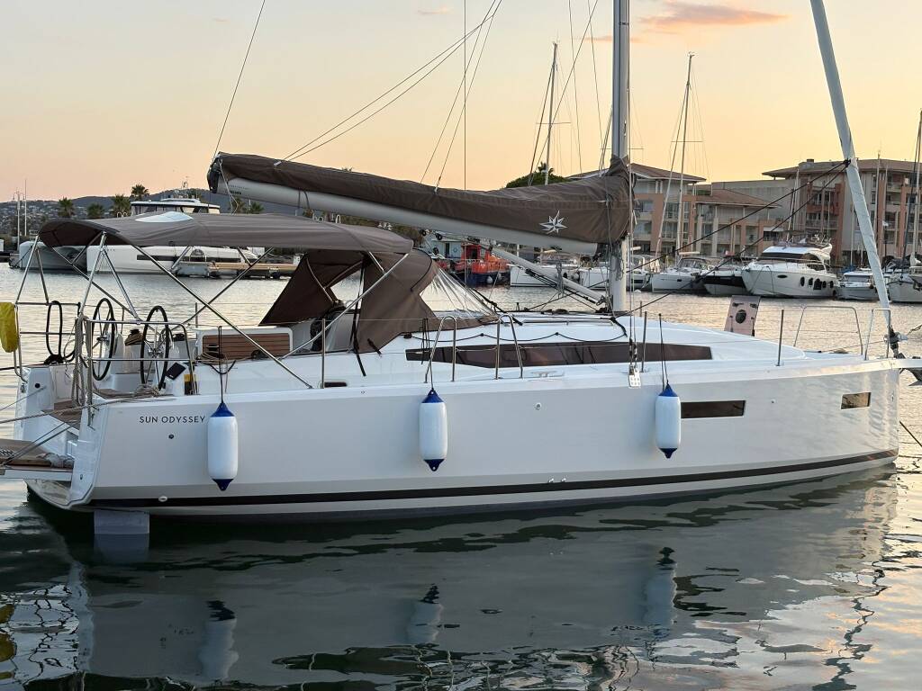 Sailing yacht Sun Odyssey 380 Giulietta & Romeo