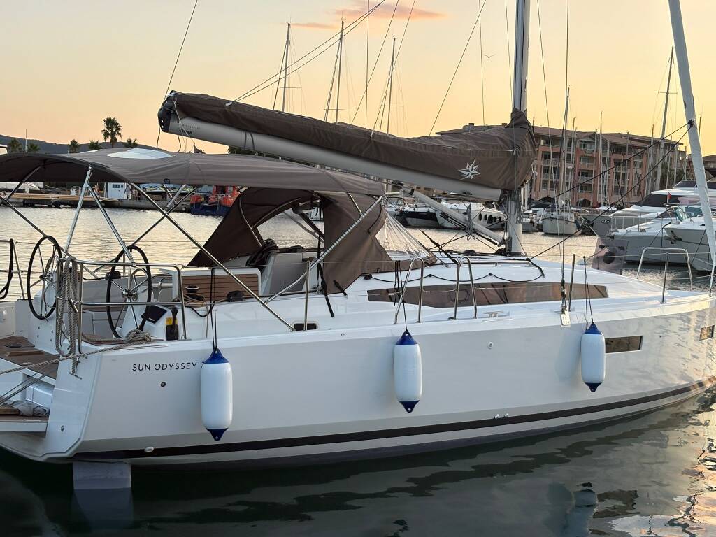 Sailing yacht Sun Odyssey 380 Giulietta & Romeo