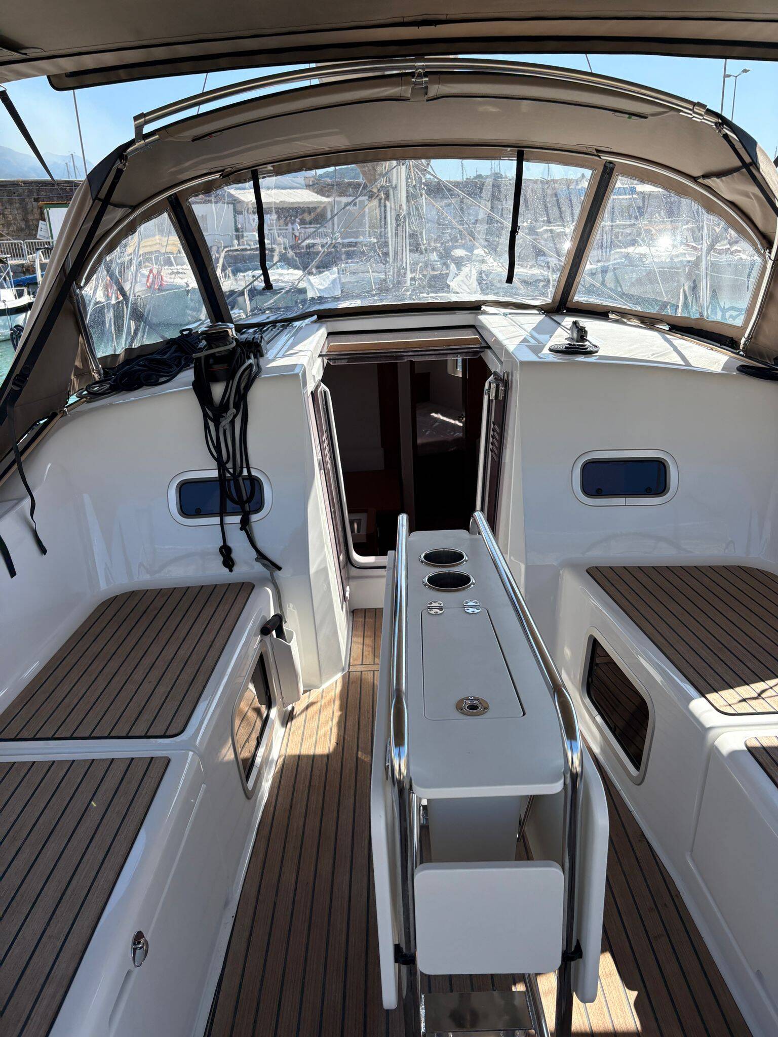 Sailing yacht Sun Odyssey 380 Giulietta & Romeo