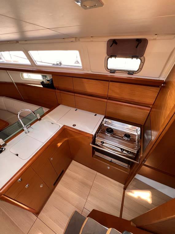 Sailing yacht Sun Odyssey 389 MoElli