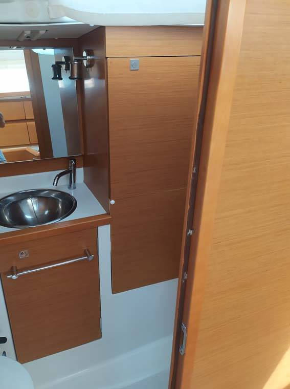 Sailing yacht Sun Odyssey 389 živjelli