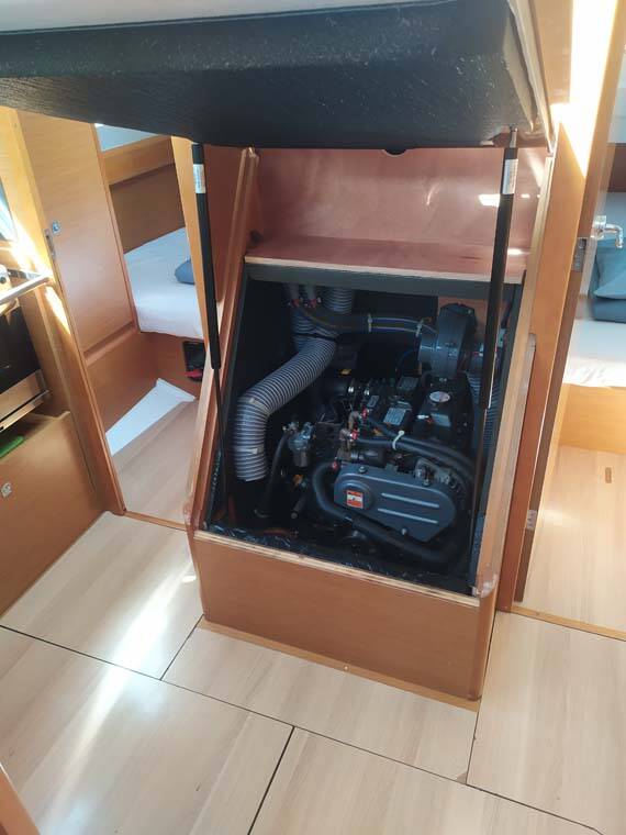 Sailing yacht Sun Odyssey 389 živjelli