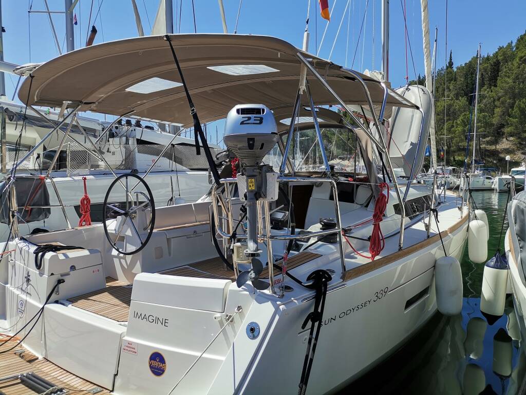 Sailing yacht Sun Odyssey 389 Imagine