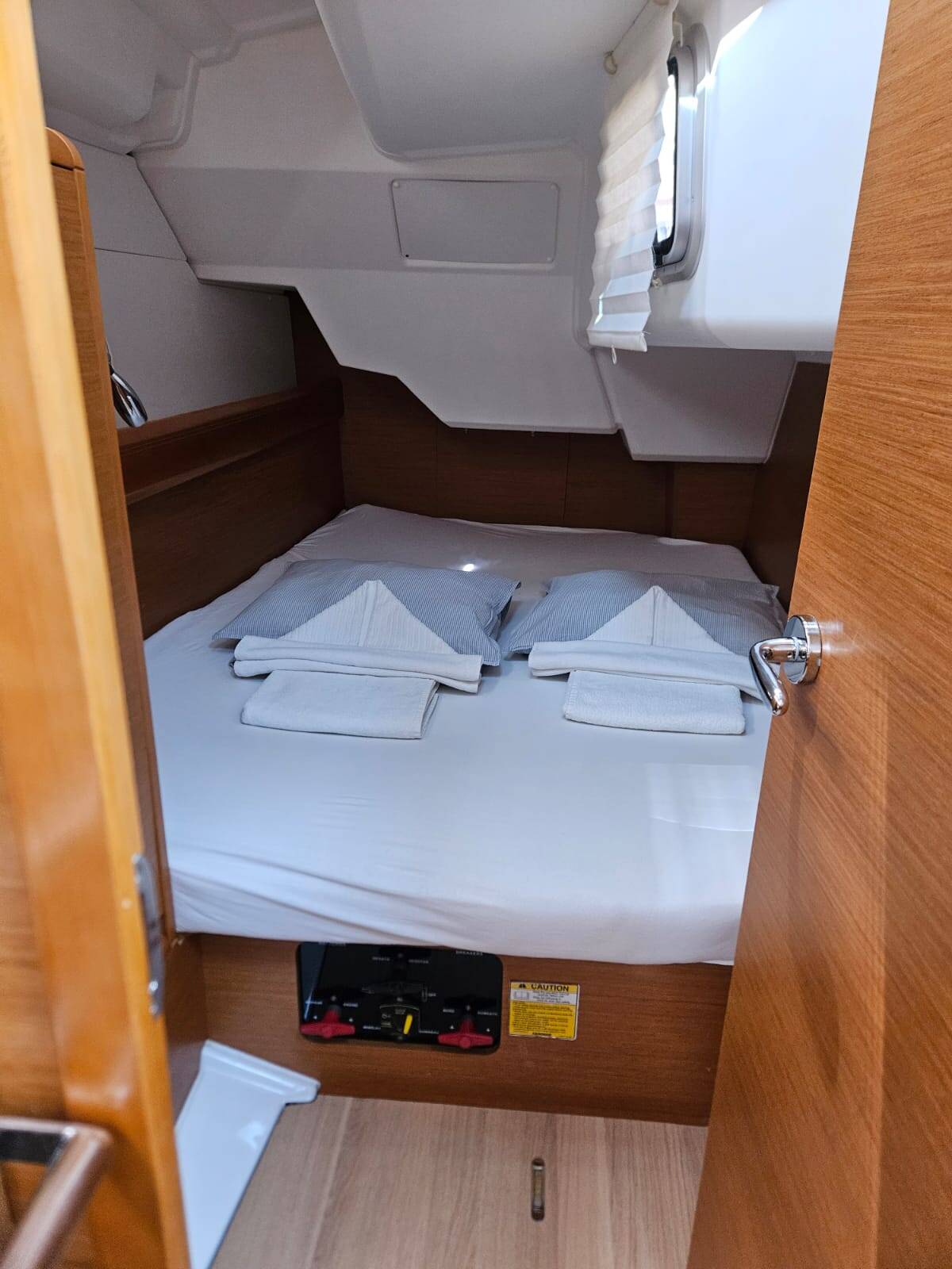 Sailing yacht Sun Odyssey 389 Imagine
