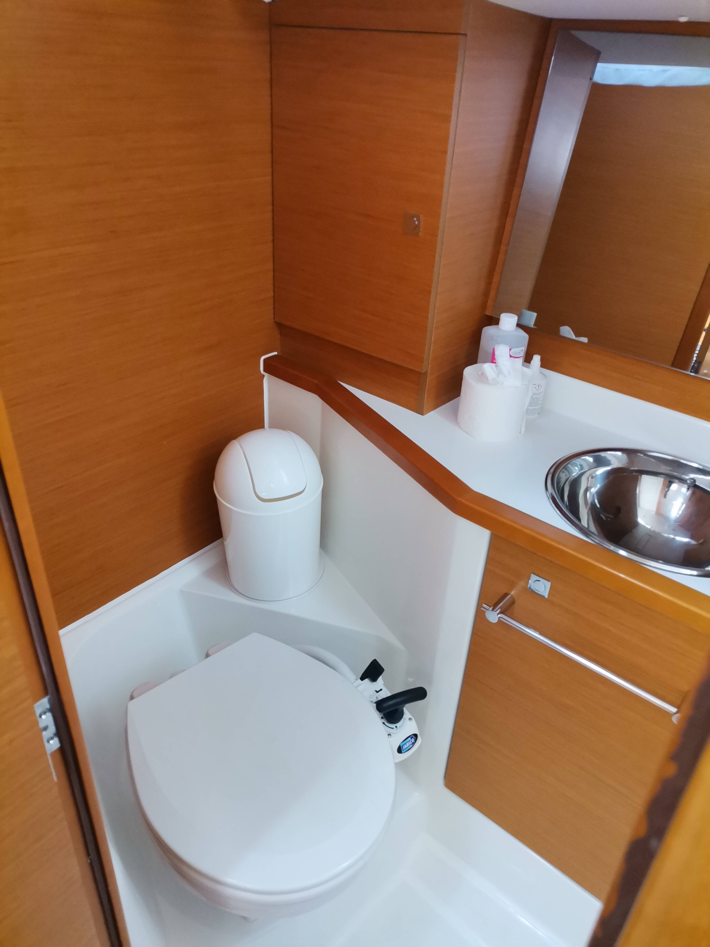 Sailing yacht Sun Odyssey 389 Imagine
