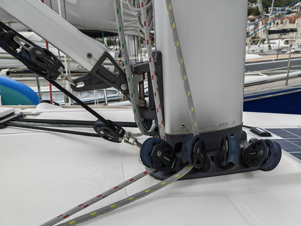Sailing yacht Sun Odyssey 389 Islanders