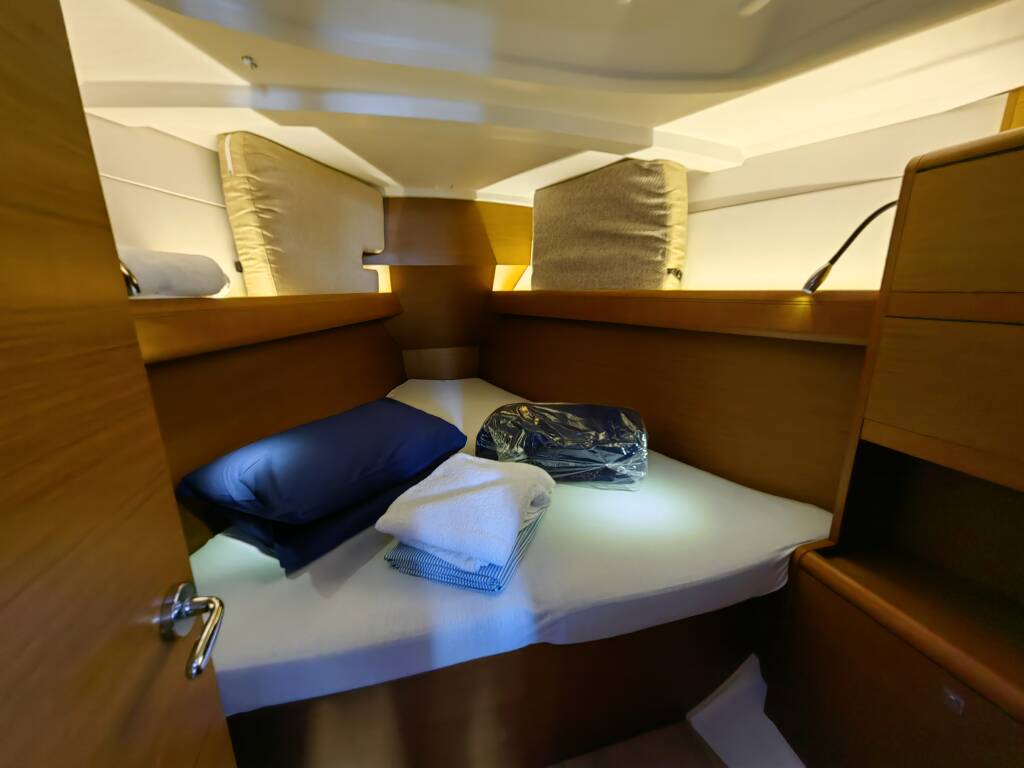Sailing yacht Sun Odyssey 389 Islanders