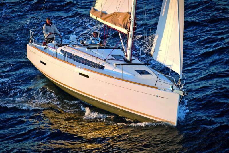 Sailing yacht Sun Odyssey 389 Islanders