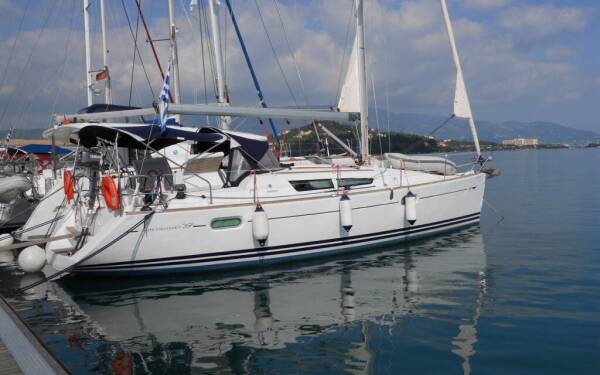 Sun Odyssey 39i Nomad Preveza, Main Port