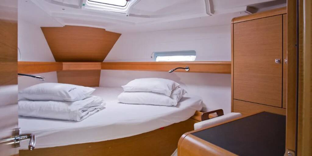 Sailing yacht Sun Odyssey 409 Eternity