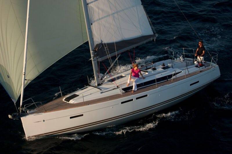 Sailing yacht Sun Odyssey 409 Traveller