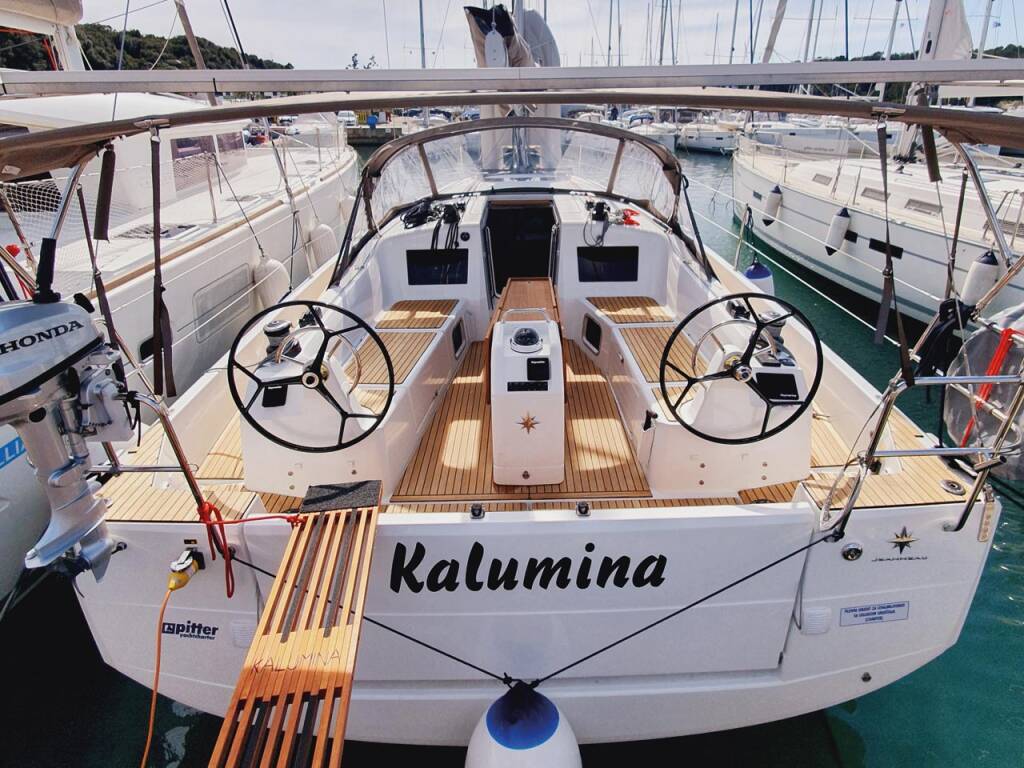 Sailing yacht Sun Odyssey 410 Kalumina